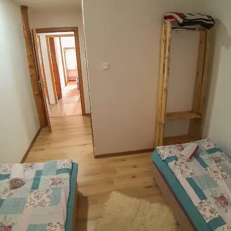 Camp Sutjeska Кемпинг Тьентиште