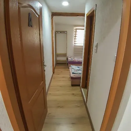 Camp Sutjeska Кемпинг Тьентиште